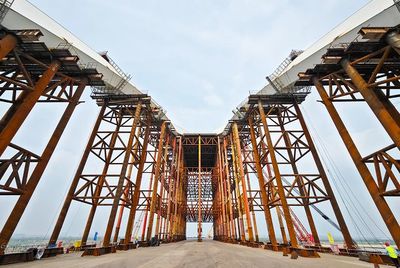 卢沟桥以南7公里跨永定河京雄大桥126个钢"积木"全部完成焊接!于今年底通车